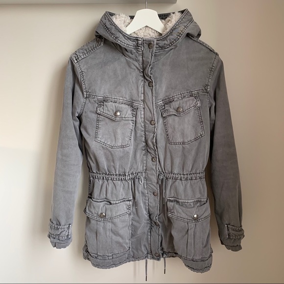 ♡ Aritzia Talula Sherpa Lined Jacket - Picture 4 of 10